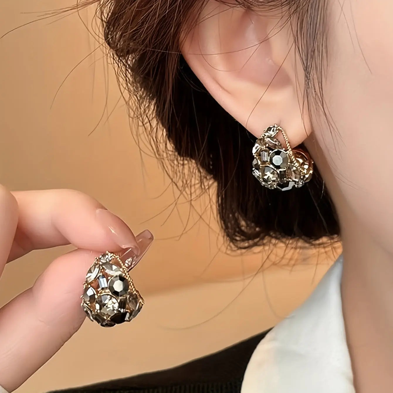 Pair of Elegant Drop-Shaped Hoop Earrings Inlaid with Rhinestones – Perfect for Festivals, Birthdays, Dates, Parties, Banquets, Vacations, Shopping, and Daily Wear for Women Dropshipman