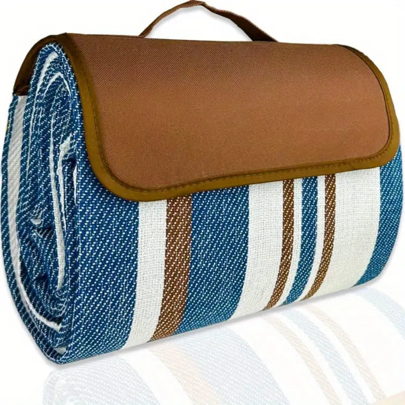 A Picnic Mat for Camping, Suitable for Outdoor Use, Along with a Handbag, Perfect for Spring And Summer Outings, Especially at The Beach