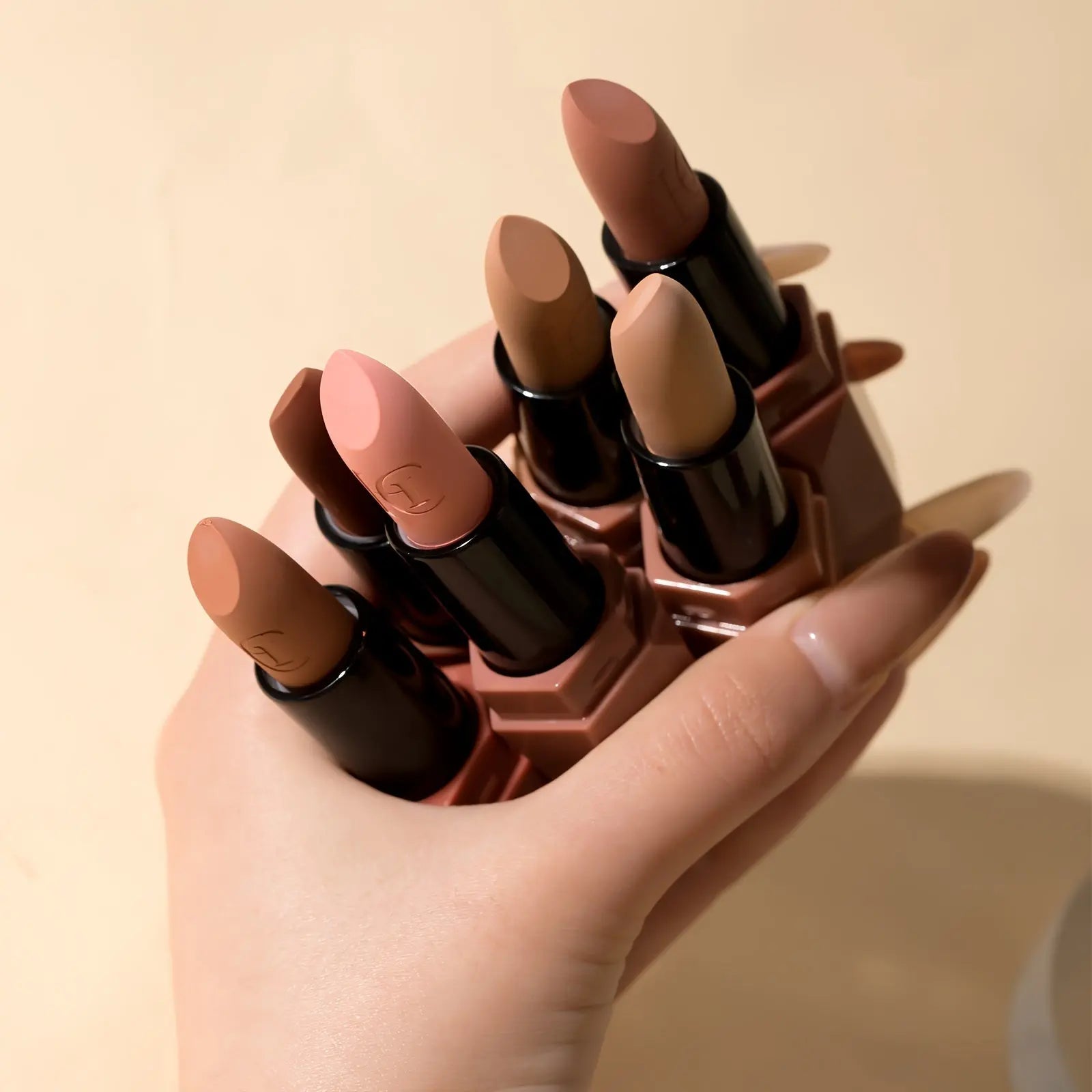 6pcs Matte Velvet Lipstick Set - Light & Shimmery Colors, Enriched with Vitamin E, Plant-Based Formula, Moisturizing & Hydrating, Non-Sticky & Non-Removal, Berry Tones/burgundy Color, Makeup Essentials Dropshipman